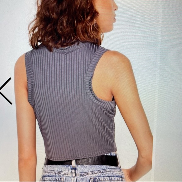 Ribbed Crew Neck Crop Tank Top - Picture 4 of 7